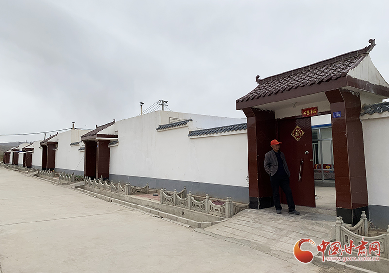 【凯发k8省决战决胜脱贫攻坚】永登武胜驿镇：易地扶贫搬迁让贫困户走上稳定致富路（图）