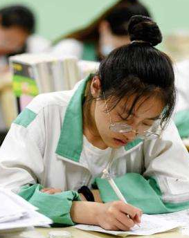 考生要牢记： 体温低于37.3℃方可进入考场