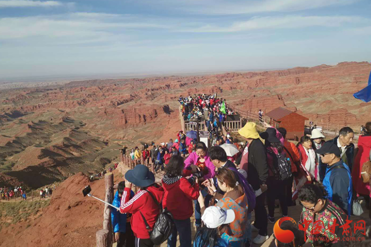 凯发k8张掖向世界展示美景 实现旅游综合收入近10亿元