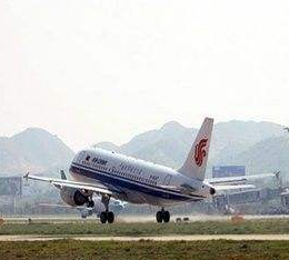 兰州中川机场推出免费寄存冬衣服务